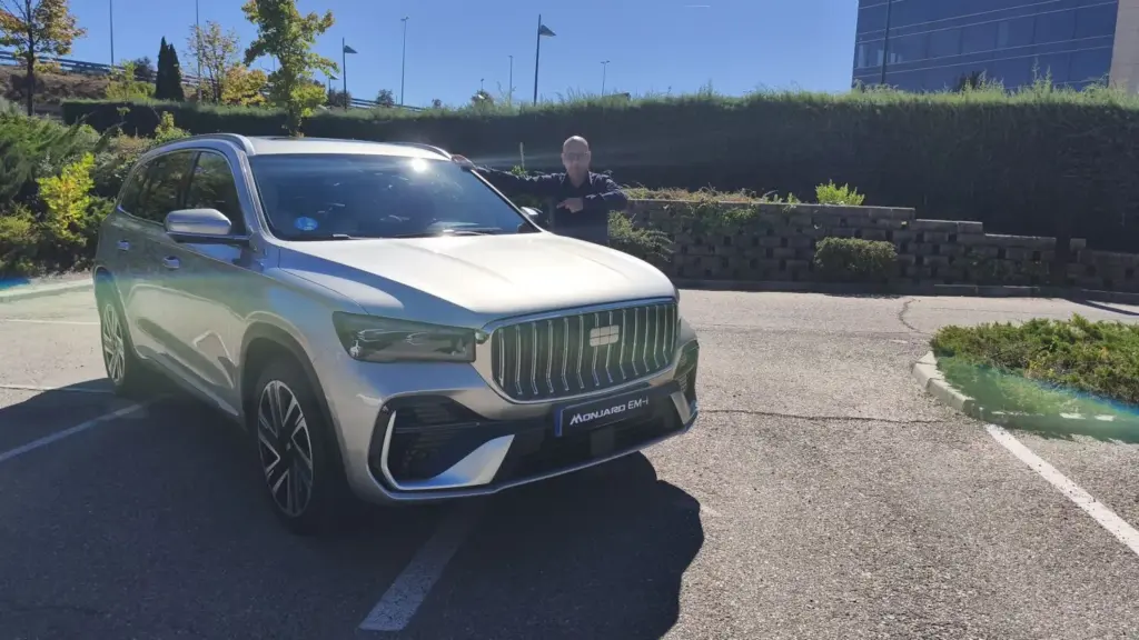 Geely Monjaro EM-i: el nuevo D-SUV con 334 CV y 116 kilómetros de autonomía eléctrica 7 Motor16 1791888838302 Motor16