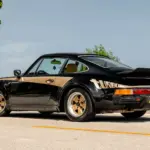 El Porsche 930 Turbo de 1976 que Tuthill restauró durante 1.000 horas sale a subasta