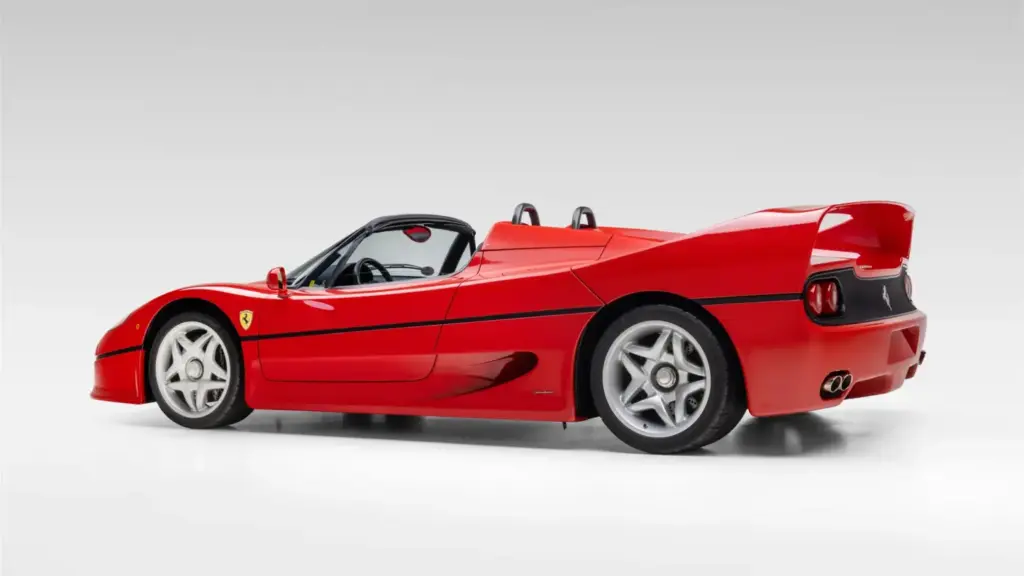 ¿Quieres estrenar un Ferrari F50? Este tiene 170 kilómetros, pero no será barato 18 Motor16 1997 ferrari f50 106 millas broad arrow 15 Motor16