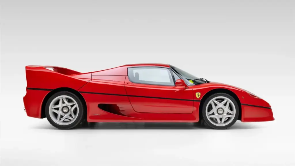 ¿Quieres estrenar un Ferrari F50? Este tiene 170 kilómetros, pero no será barato 15 Motor16 1997 ferrari f50 106 millas broad arrow 21 Motor16