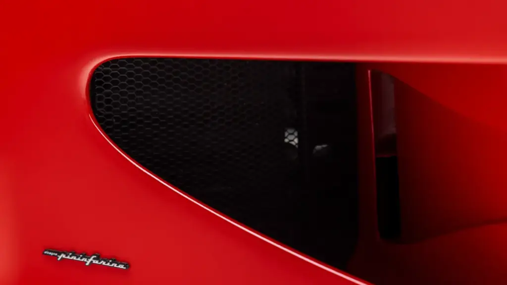 ¿Quieres estrenar un Ferrari F50? Este tiene 170 kilómetros, pero no será barato 29 Motor16 1997 ferrari f50 106 millas broad arrow 25 Motor16