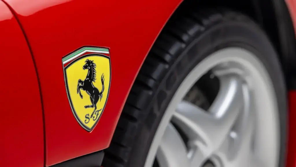 ¿Quieres estrenar un Ferrari F50? Este tiene 170 kilómetros, pero no será barato 26 Motor16 1997 ferrari f50 106 millas broad arrow 28 Motor16