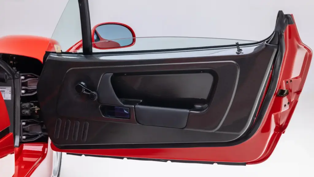¿Quieres estrenar un Ferrari F50? Este tiene 170 kilómetros, pero no será barato 49 Motor16 1997 ferrari f50 106 millas broad arrow 35 Motor16
