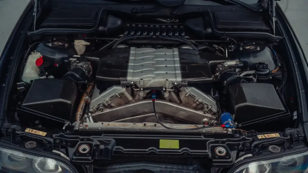 Este BMW M5 parece normal, pero esconde el motor W10 soñado por Piëch para un deportivo nonato de Volkswagen 33 Motor16 2005 BMW M5 W10 VW Prototipo 2 Motor16