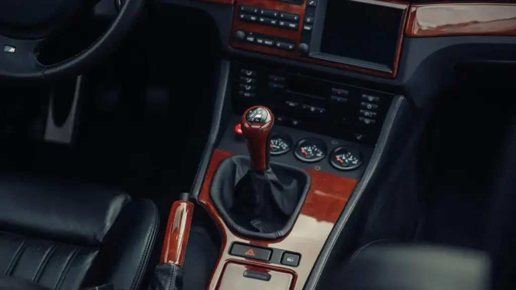 Este BMW M5 parece normal, pero esconde el motor W10 soñado por Piëch para un deportivo nonato de Volkswagen 29 Motor16 2005 BMW M5 W10 VW Prototipo 26 Motor16