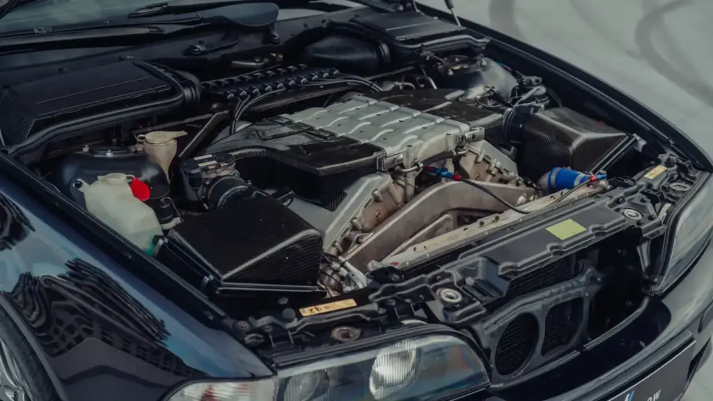 Este BMW M5 parece normal, pero esconde el motor W10 soñado por Piëch para un deportivo nonato de Volkswagen 1 Motor16 2005 BMW M5 E39 W10 VW. Imagen motor.