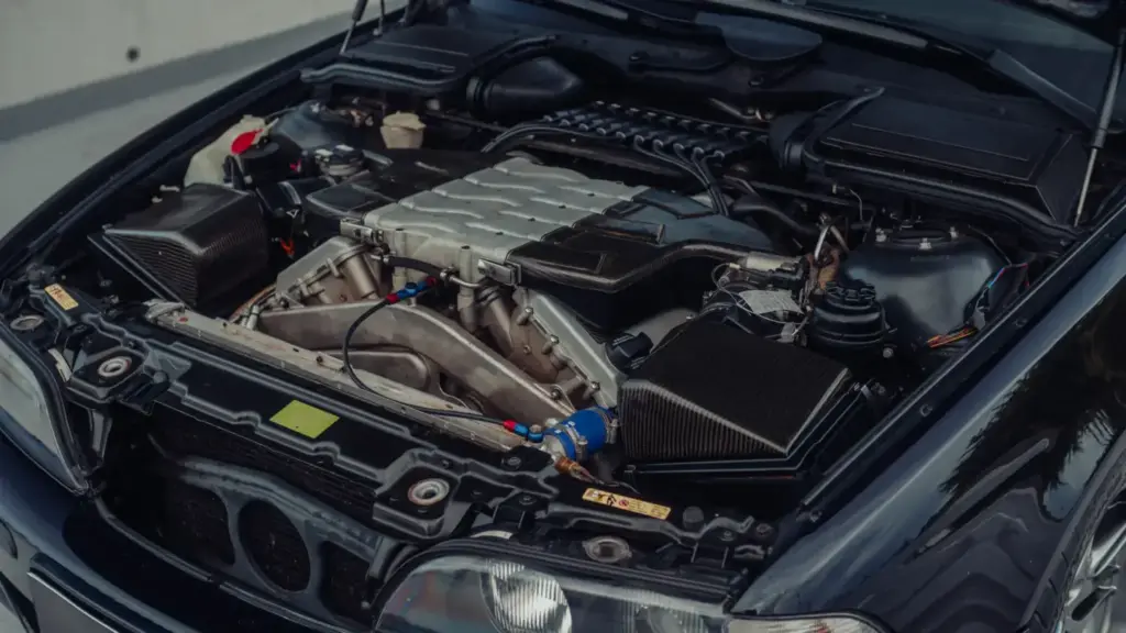 Este BMW M5 parece normal, pero esconde el motor W10 soñado por Piëch para un deportivo nonato de Volkswagen 34 Motor16 2005 BMW M5 W10 VW Prototipo 33 Motor16