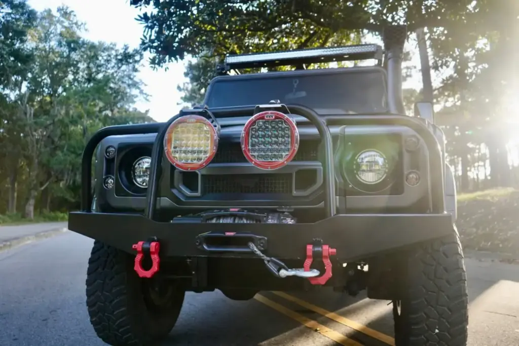 Este Land Rover Defender 6x6 y con 700 CV es una auténtica locura off-road a precio de OCTA 15 Motor16 2020 Land Rover Defender Flying Huntsman 6x6 11 Motor16