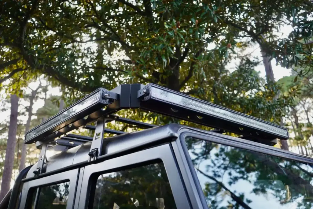 Este Land Rover Defender 6x6 y con 700 CV es una auténtica locura off-road a precio de OCTA 33 Motor16 2020 Land Rover Defender Flying Huntsman 6x6 15 Motor16