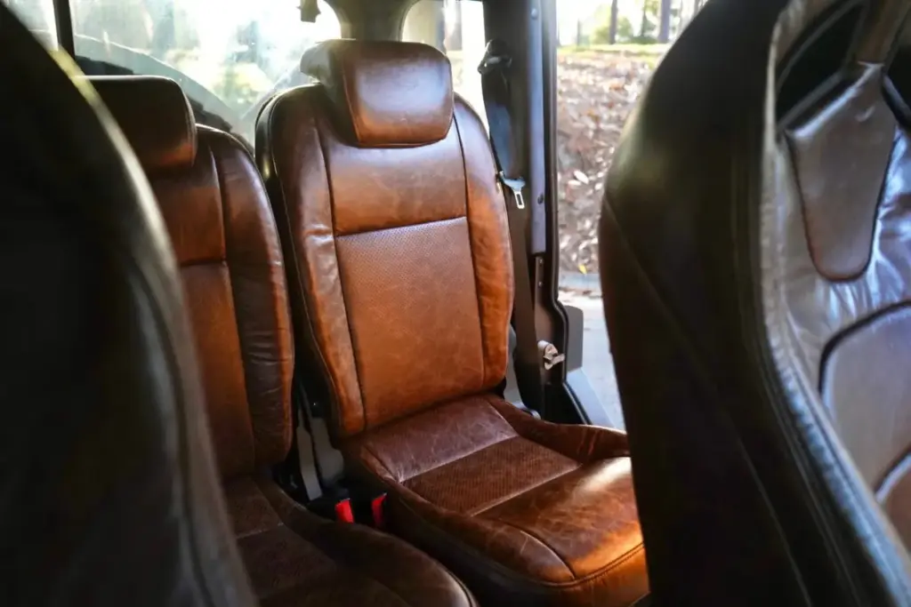 Este Land Rover Defender 6x6 y con 700 CV es una auténtica locura off-road a precio de OCTA 23 Motor16 2020 Land Rover Defender Flying Huntsman 6x6 28 Motor16