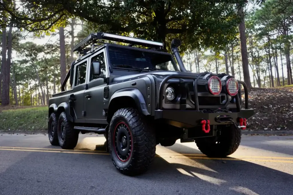 Este Land Rover Defender 6x6 y con 700 CV es una auténtica locura off-road a precio de OCTA 9 Motor16 2020 Land Rover Defender Flying Huntsman 6x6 5 Motor16