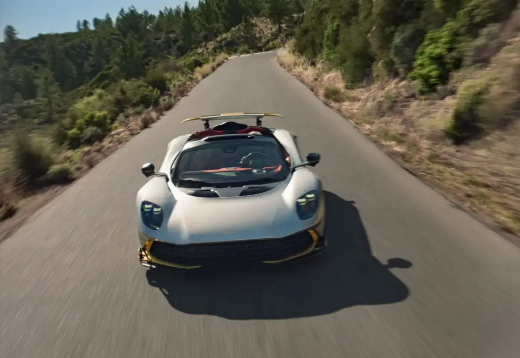 Aston Martin Valhalla Spider: 1.079 CV para disfrutar de la emoción con el cielo por techo 12 Motor16 2026 Aston Martin Valhalla Spider 8 Motor16