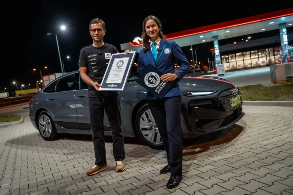 Audi pulveriza el récord de autonomía eléctrica: más de 1.300 kilómetros con una carga para dejar en la cuneta a Tesla y Lucid 14 Motor16 2026 Audi A6 e tron record autonomia 10 Motor16