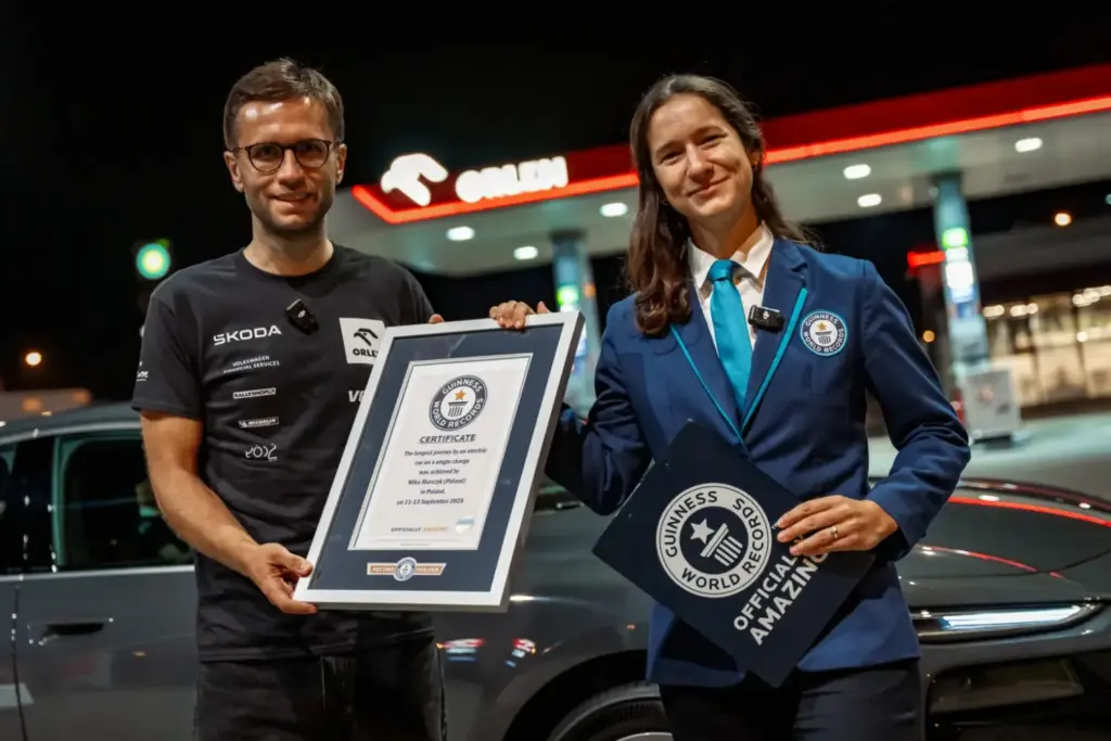 Audi pulveriza el récord de autonomía eléctrica: más de 1.300 kilómetros con una carga para dejar en la cuneta a Tesla y Lucid 15 Motor16 2026 Audi A6 e tron record autonomia 11 Motor16