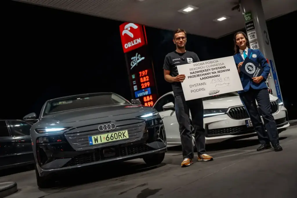 Audi pulveriza el récord de autonomía eléctrica: más de 1.300 kilómetros con una carga para dejar en la cuneta a Tesla y Lucid 13 Motor16 2026 Audi A6 e tron record autonomia 9 Motor16