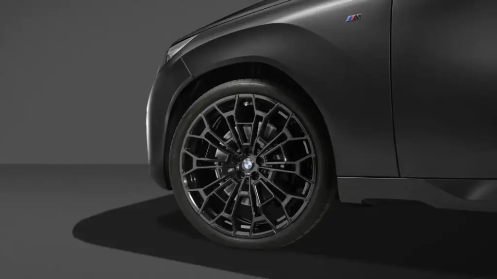 BMW viste de negro la antesala al futuro X3 M con este exclusivo Black Package 2 Motor16 2026 BMW X3 M50 xDrive Black Package. Imagen llanta.