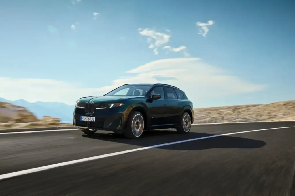 BMW iX3 M60 xDrive: 612 CV para el SUV más M de los menos M 14 Motor16 2026 BMW iX3 M60 xDrive 10 Motor16
