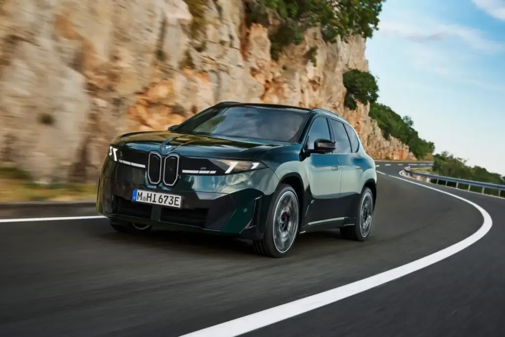 BMW iX3 M60 xDrive: 612 CV para el SUV más M de los menos M 18 Motor16 2026 BMW iX3 M60 xDrive 14 Motor16