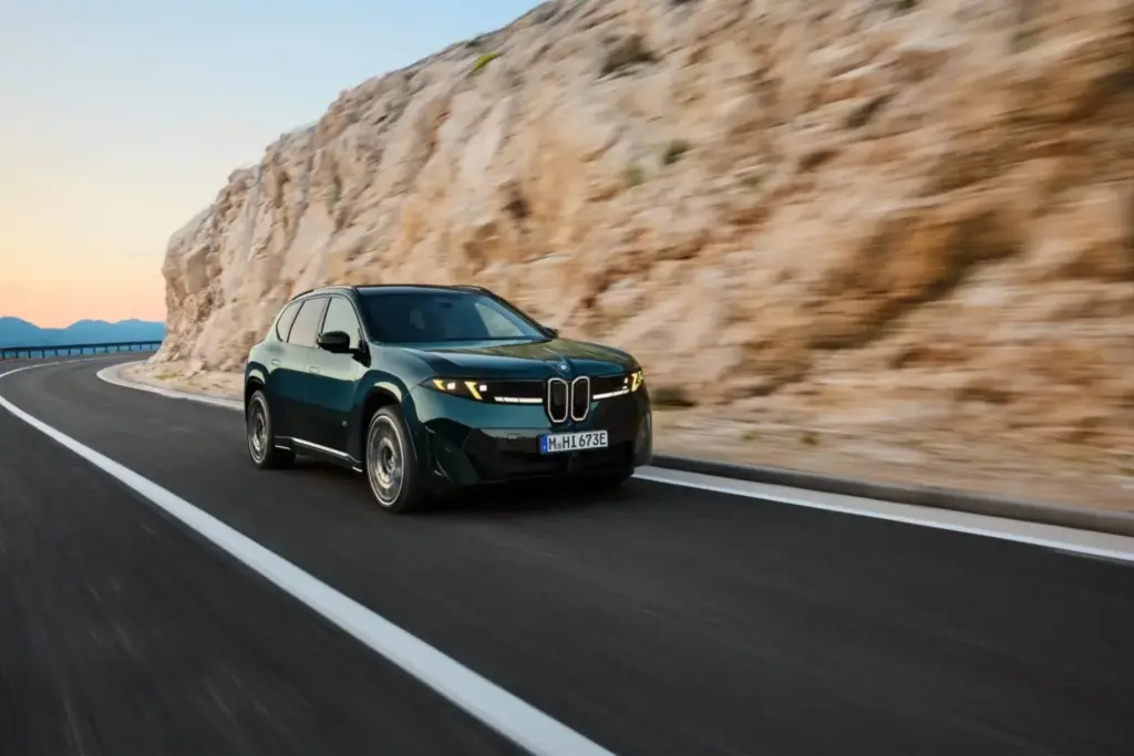 BMW iX3 M60 xDrive: 612 CV para el SUV más M de los menos M 25 Motor16 2026 BMW iX3 M60 xDrive 21 Motor16