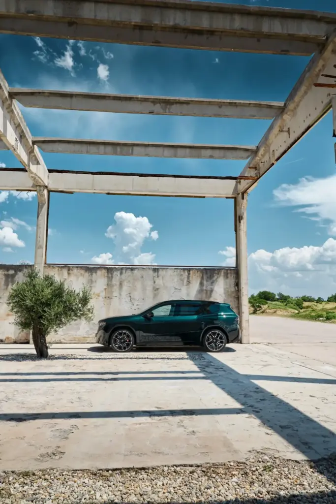 BMW iX3 M60 xDrive: 612 CV para el SUV más M de los menos M 38 Motor16 2026 BMW iX3 M60 xDrive 34 Motor16