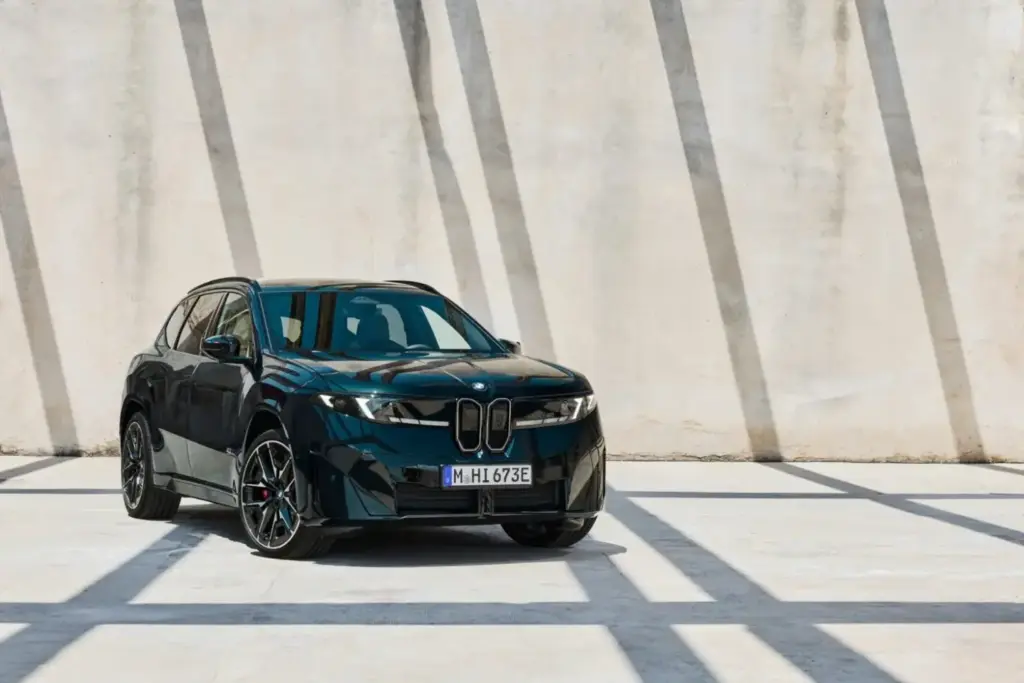 BMW iX3 M60 xDrive: 612 CV para el SUV más M de los menos M 39 Motor16 2026 BMW iX3 M60 xDrive 35 Motor16