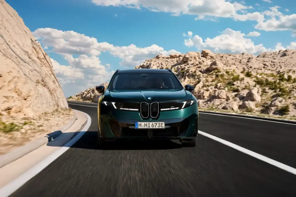 BMW iX3 M60 xDrive: 612 CV para el SUV más M de los menos M 10 Motor16 2026 BMW iX3 M60 xDrive 6 Motor16