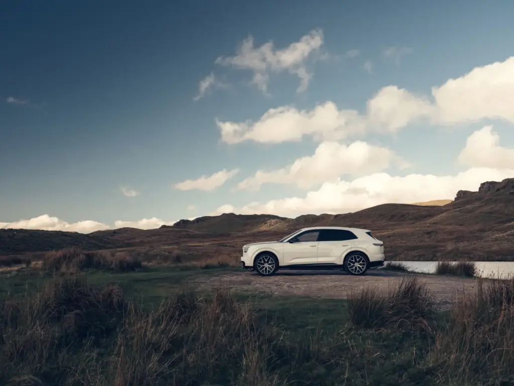 2026 Bentley Torcal First Edition 11 Motor16