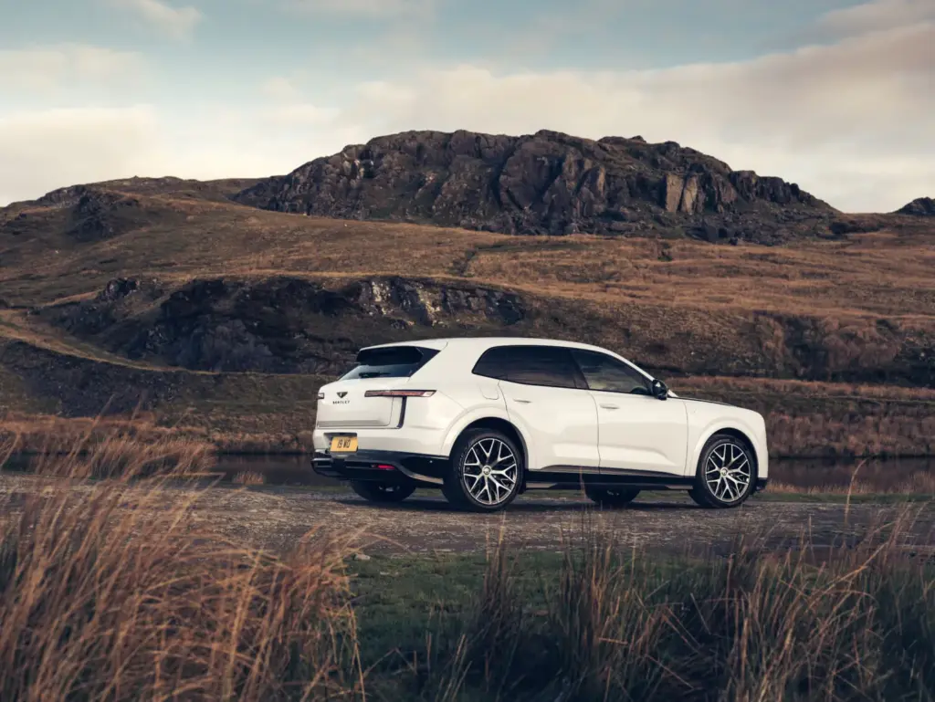 2026 Bentley Torcal First Edition 7 Motor16