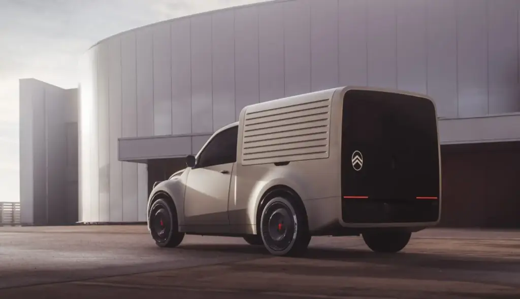 Citroën 2CV Fourgonnette: Aires retro para el que podría ser el sucesor del Berlingo eléctrico 2 Motor16 2026 Citroën 2CV Fourgonnette. Imagen trasera.