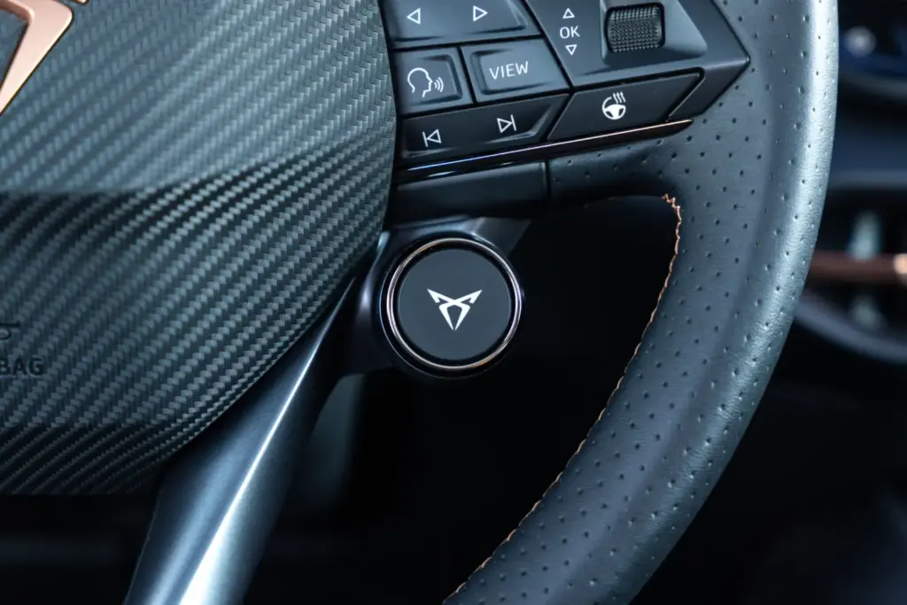 Prueba del CUPRA Raval VZ: El 'malote' del barrio 40 Motor16 2026 Cupra Raval VZ Prueba 10 Motor16