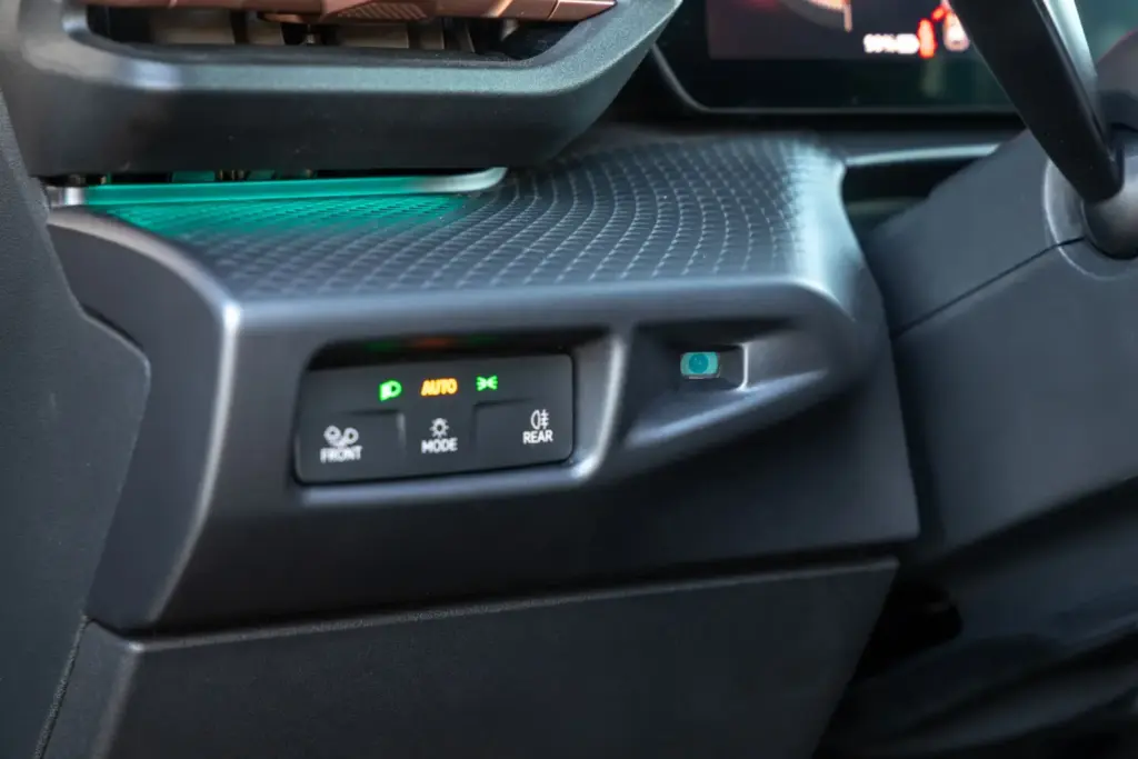 Prueba del CUPRA Raval VZ: El 'malote' del barrio 43 Motor16 2026 Cupra Raval VZ Prueba 16 Motor16