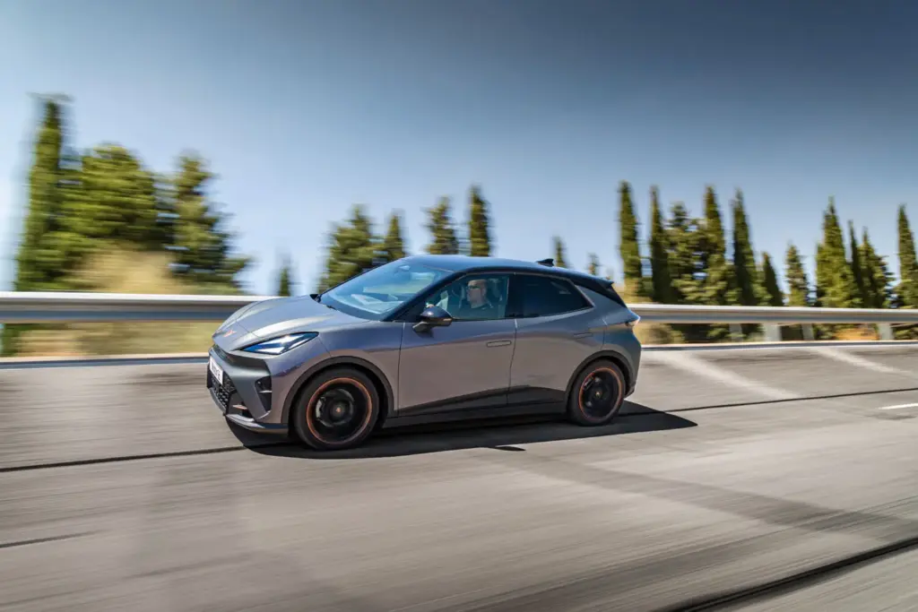 Prueba del CUPRA Raval VZ: El 'malote' del barrio 13 Motor16 2026 Cupra Raval VZ Prueba 36 Motor16