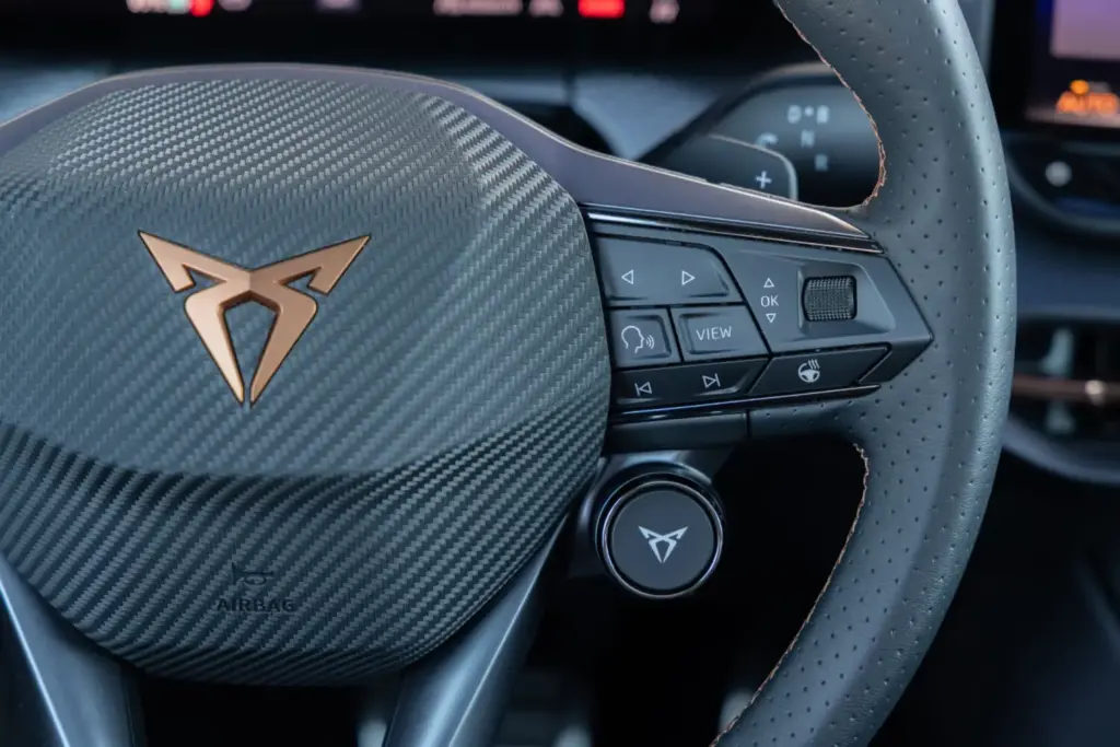 Prueba del CUPRA Raval VZ: El 'malote' del barrio 38 Motor16 2026 Cupra Raval VZ Prueba 8 Motor16