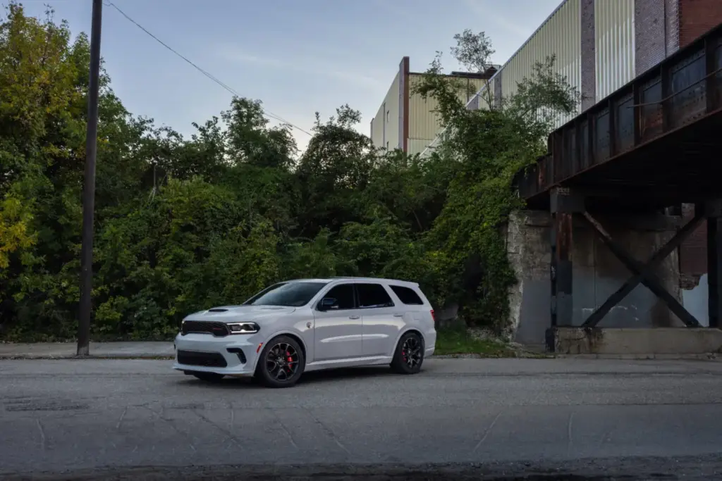 El Dodge Durango se viste de un color especial para superar la crisis de la mayoría de edad 5 Motor16 2026 Dodge Durango USA 4 Motor16