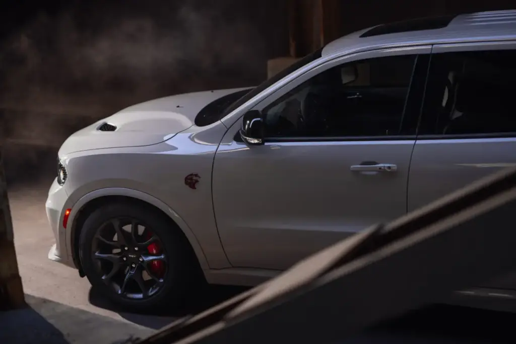 El Dodge Durango se viste de un color especial para superar la crisis de la mayoría de edad 11 Motor16 2026 Dodge Durango USA 7 Motor16