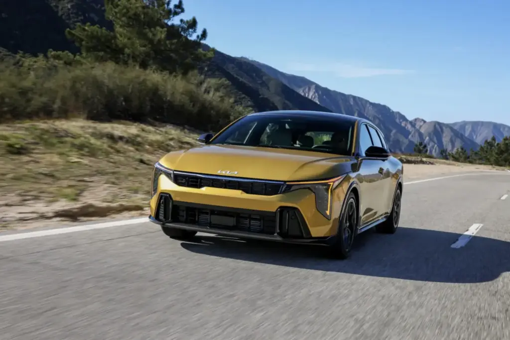 El Kia K4 sube de precio en EE.UU., pero sigue siendo mucho más barato que aquí 12 Motor16 2026 Kia K4 Hatchback USA 8 Motor16