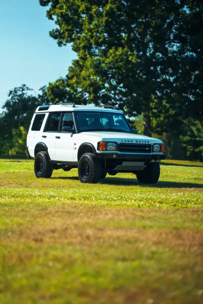2026 Land Rover Discovery Legacy Overland 1 Motor16
