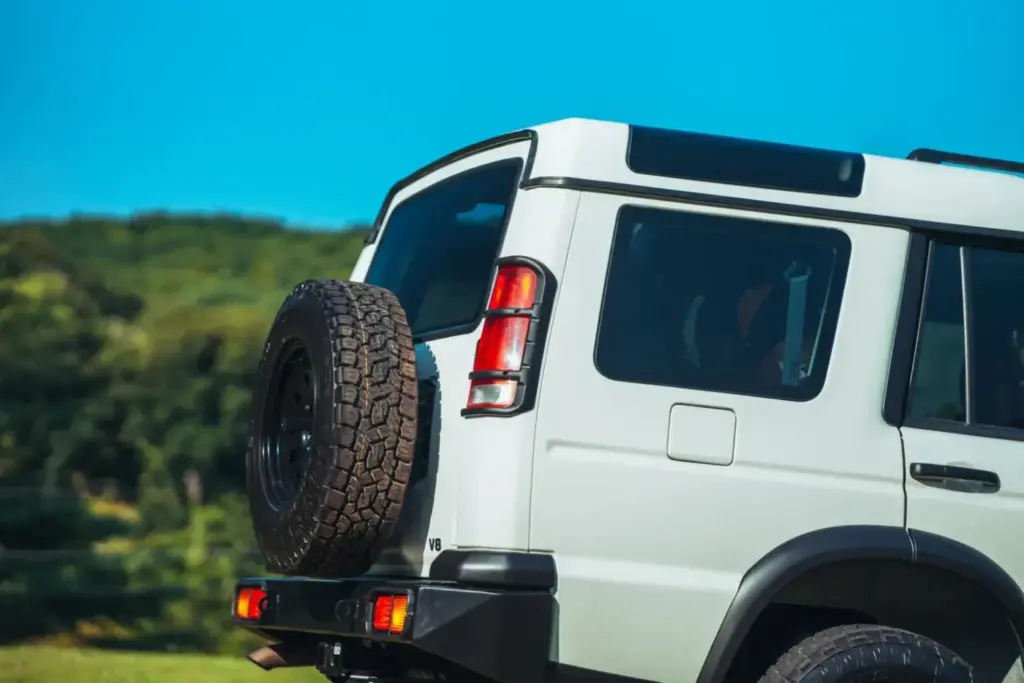 2026 Land Rover Discovery Legacy Overland 11 Motor16