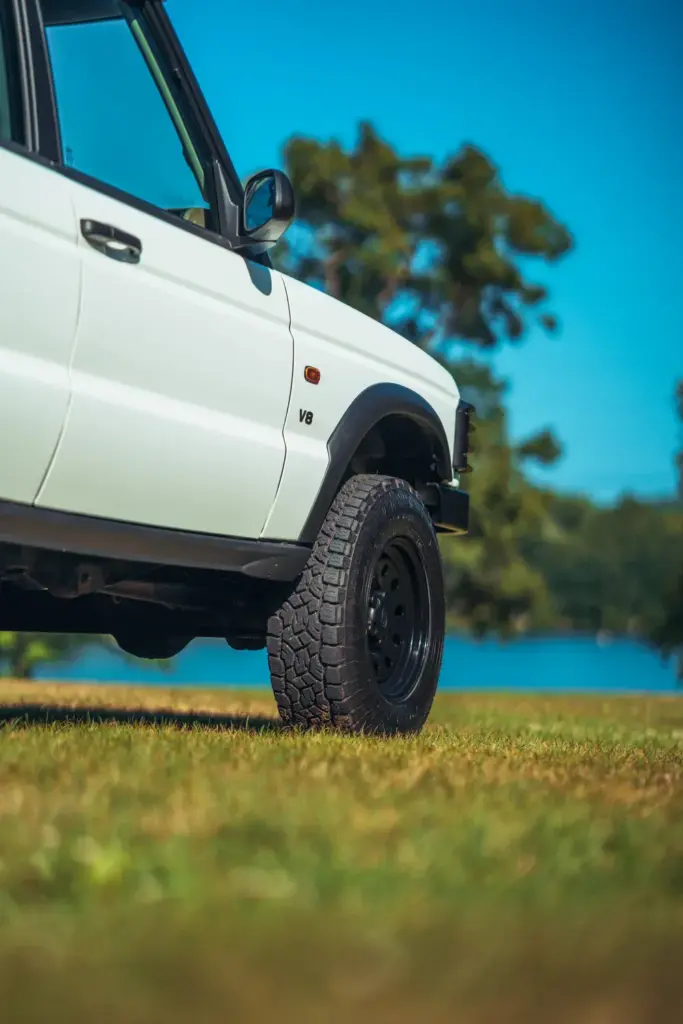 2026 Land Rover Discovery Legacy Overland 15 Motor16
