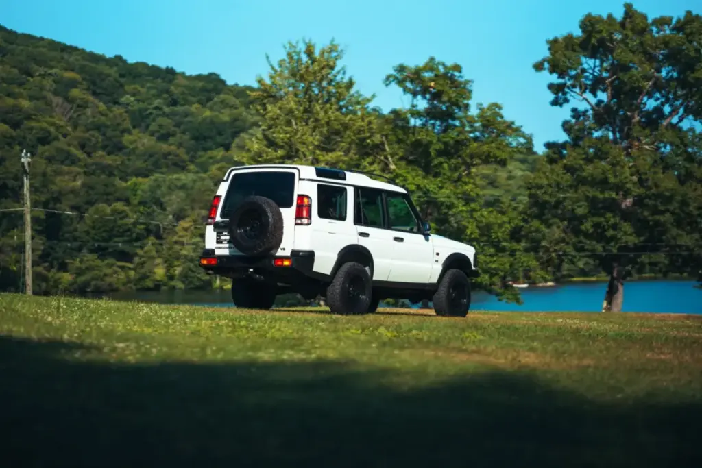 2026 Land Rover Discovery Legacy Overland 5 Motor16