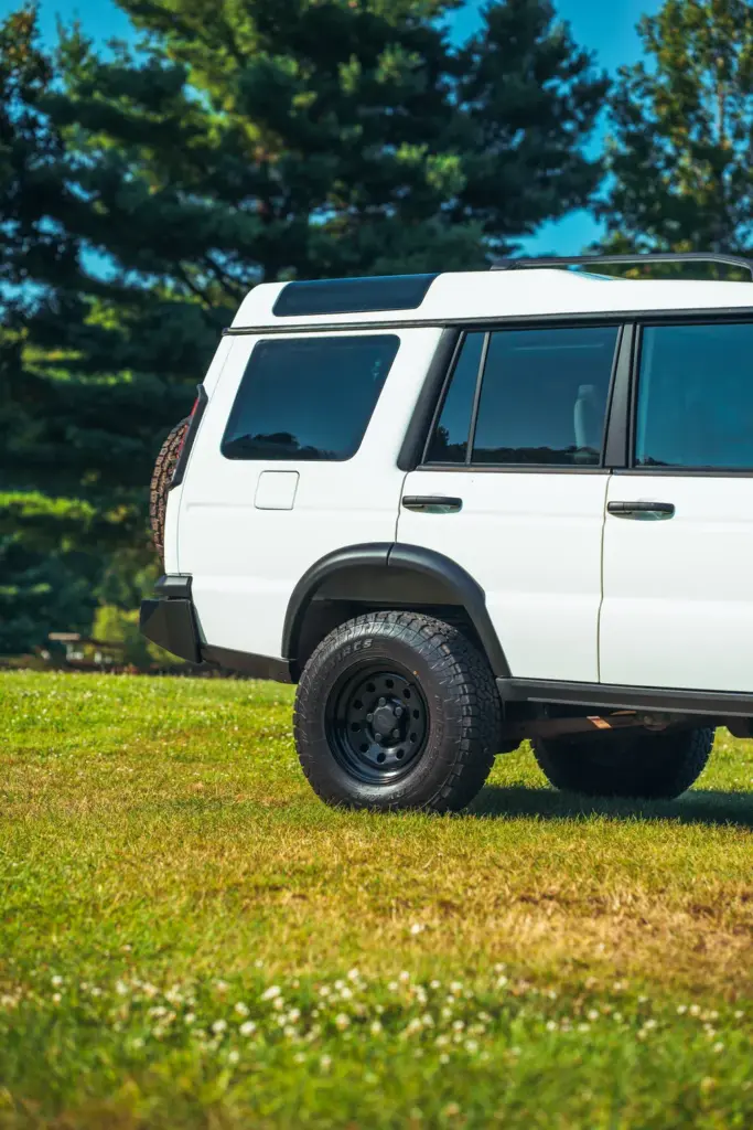 2026 Land Rover Discovery Legacy Overland 7 Motor16