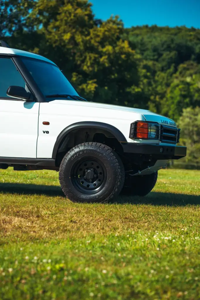 2026 Land Rover Discovery Legacy Overland 8 Motor16