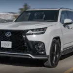 El impresionante Lexus LX estrena mejoras y también un acabado F Sport con tintes deportivos