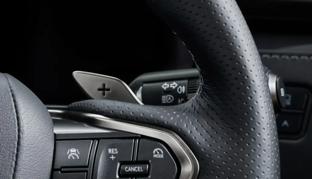 El impresionante Lexus LX estrena mejoras y también un acabado F Sport con tintes deportivos 24 Motor16 2026 Lexus LX 700h Japon 20 Motor16