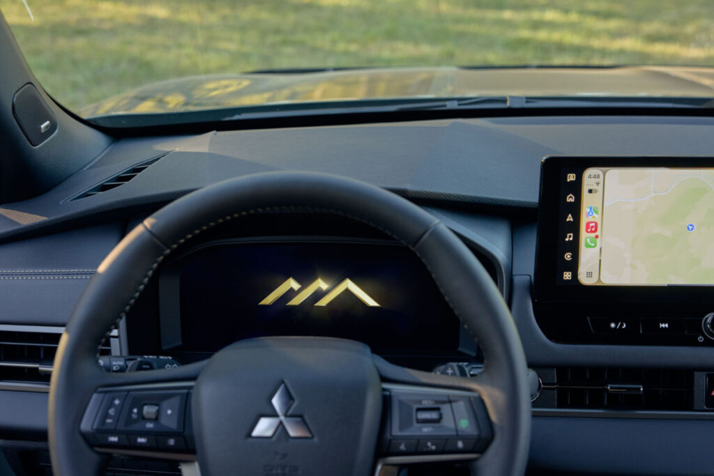 Diamond Trail Edition: El Mitsubishi Outlander que soñaba con ser Montero ya es una realidad 3 Motor16 2026 Mitsubishi Outlander Diamond Trail Edition. Imagen interior.