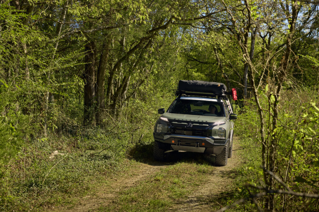 Diamond Trail Edition: El Mitsubishi Outlander que soñaba con ser Montero ya es una realidad 13 Motor16 2026 Mitsubishi Outlander Concept SEMA 5 Motor16