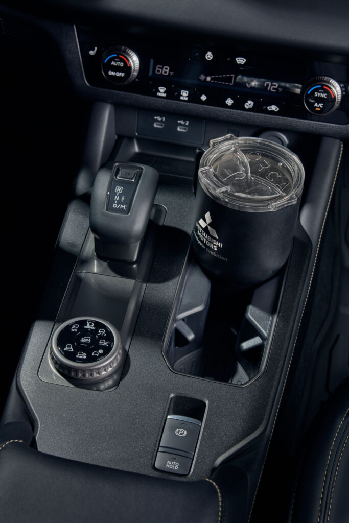 Diamond Trail Edition: El Mitsubishi Outlander que soñaba con ser Montero ya es una realidad 32 Motor16 2026 Mitsubishi Outlander Diamond Trail Edition 7 Motor16