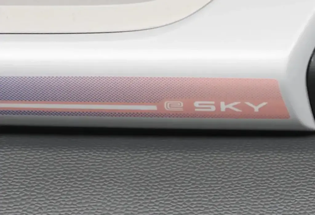 eSky: el kei car eléctrico que Suzuki traerá a Europa en 2027 cuesta solo 8.770 euros 21 Motor16 2026 Suzuki e Sky Japon Mild Sporty 9 Motor16
