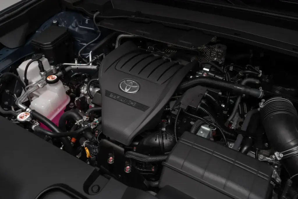 Toyota da un toque aventurero al Grand Highlander con la Woodland Edition y actualiza el resto 16 Motor16 2026 Toyota Grand Highlander 11 Motor16
