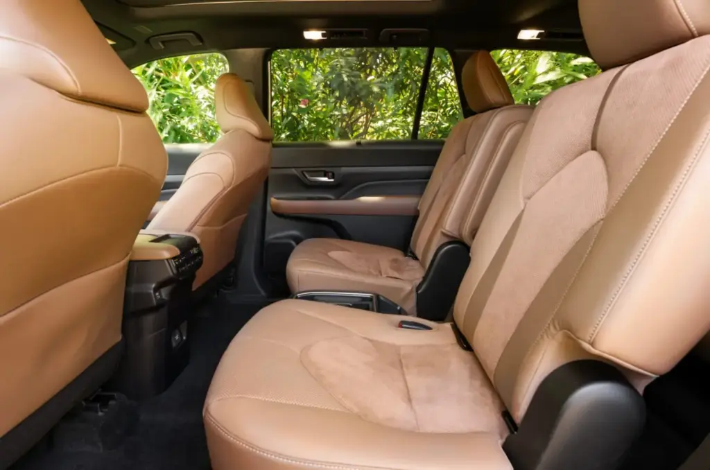 Toyota da un toque aventurero al Grand Highlander con la Woodland Edition y actualiza el resto 10 Motor16 2026 Toyota Grand Highlander 4 Motor16